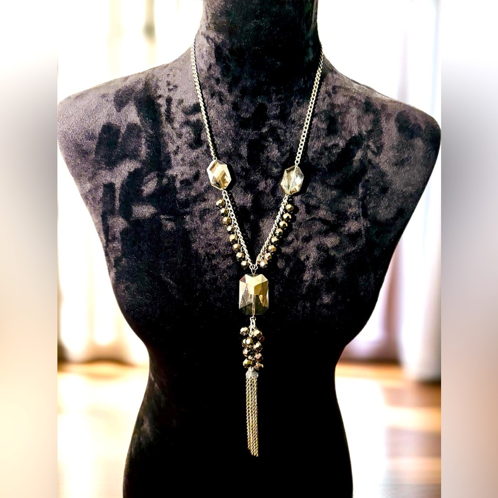 Stunning Vintage Glass and Metal Bead Necklace - High Quality - Glamorous!